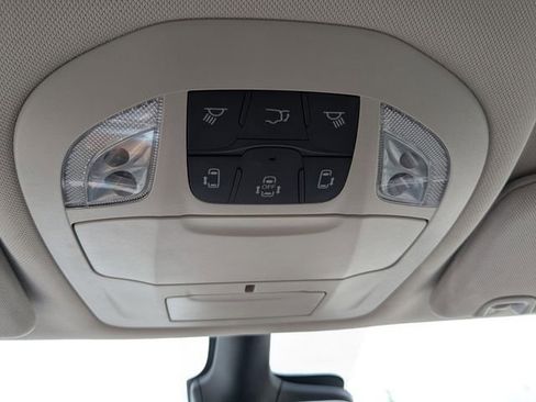 Used 2023 Chrysler Pacifica Touring-L FWD image 30