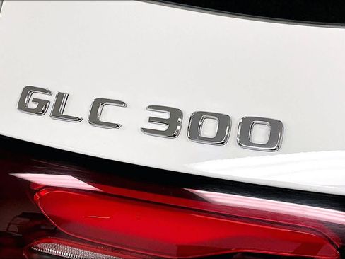 Used 2023 Mercedes-Benz GLC 300 4MATIC image 33