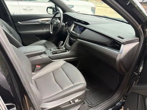 Used 2025 Cadillac XT6 Luxury AWD/4WD image 30