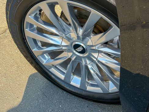 Used 2023 Cadillac Escalade Premium Luxury image 11