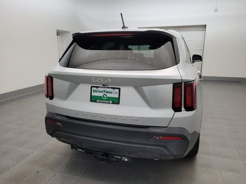 Used 2022 Kia Sorento LX FWD image 7