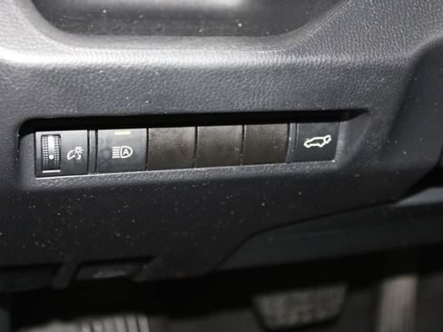 Used 2022 Toyota RAV4 XLE w/ Convenience Package AWD/4WD image 10
