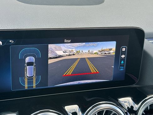 Certified 2025 Mercedes-Benz GLA 250 4MATIC image 18