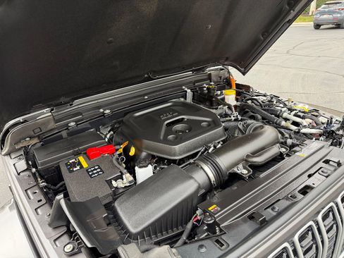 Used 2025 Jeep Wrangler Sahara w/ Safety Group image 11