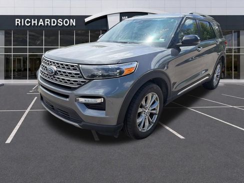 Used 2023 Ford Explorer Limited w/ Equipment Group 301A AWD/4WD image 9