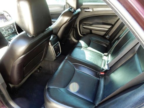 Used 2020 Chrysler 300 Touring L w/ Quick Order Package 2EF RWD image 9