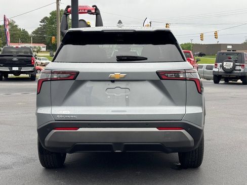 Used 2025 Chevrolet Equinox LT w/ Safety and Technology Package image 4