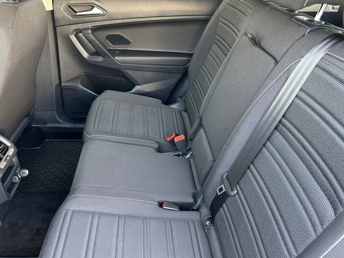 Used 2022 Volkswagen Tiguan S FWD image 12