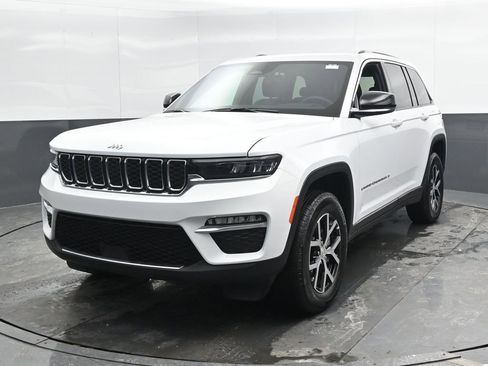 Used 2025 Jeep Grand Cherokee Limited image 8