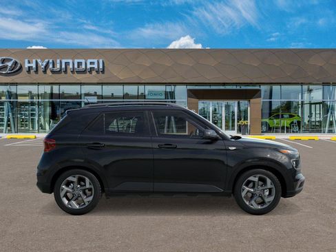 New 2026 Hyundai Venue SEL FWD image 7