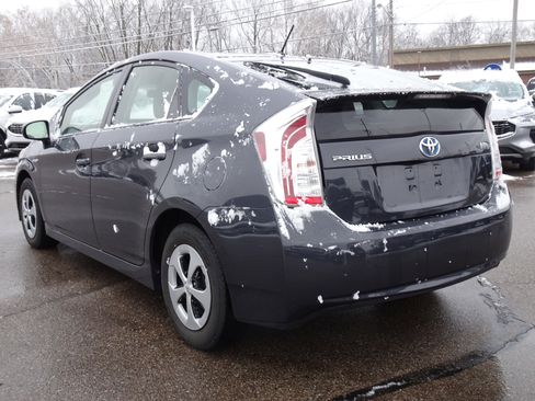 Used 2013 Toyota Prius Two image 3