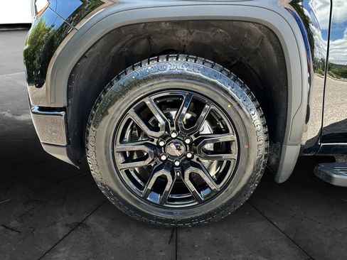 Used 2024 GMC Sierra 1500 Elevation w/ LPO, Elevation Black Package AWD/4WD image 14