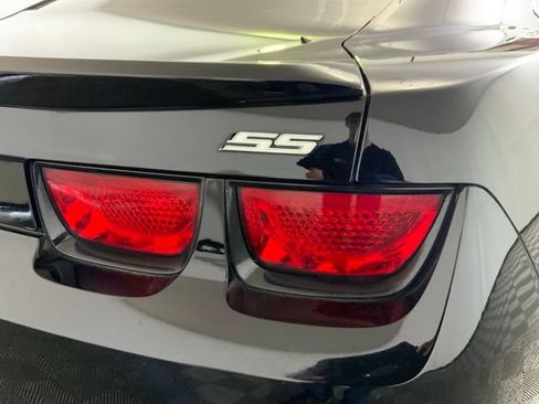 Used 2010 Chevrolet Camaro SS RWD image 15