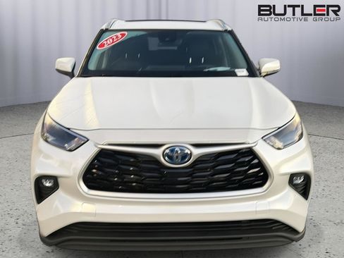Used 2023 Toyota Highlander XLE FWD image 9