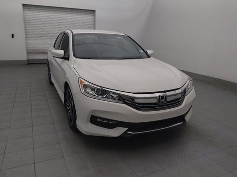 Used 2017 Honda Accord Sport image 13