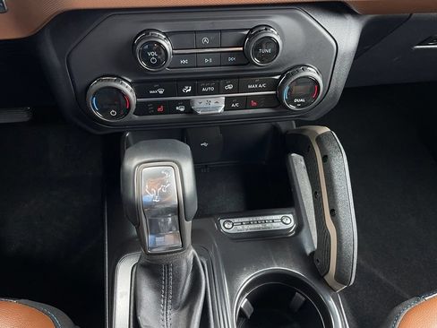 Used 2024 Ford Bronco Outer Banks AWD/4WD image 18