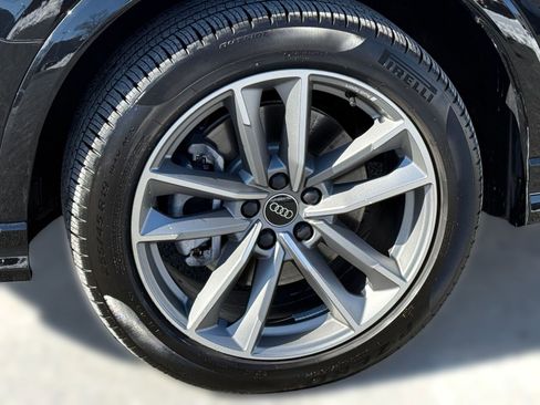 Certified 2025 Audi Q3 2.0T Premium w/ Convenience Package image 10