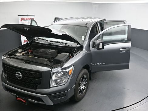 Used 2021 Nissan Titan SV w/ SV Convenience Package AWD/4WD image 26
