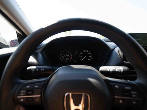 Used 2026 Honda HR-V LX image 15