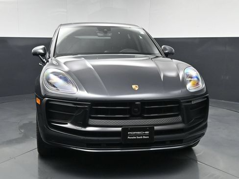 Certified 2025 Porsche Macan AWD/4WD image 15