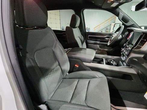 New 2026 RAM 1500 4x4 Crew Cab image 27