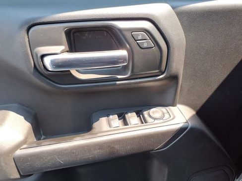 Used 2019 Chevrolet Silverado 1500 Custom Trail Boss AWD/4WD image 16