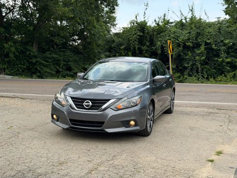 Used 2016 Nissan Altima 2.5 SR FWD image 8