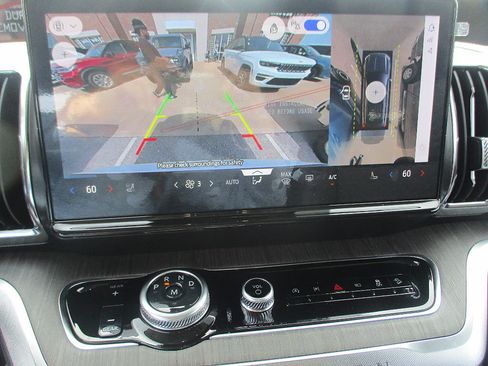 New 2026 Ford Expedition Platinum w/ Platinum Ultimate Package AWD/4WD image 7