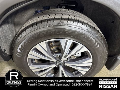 Used 2022 Nissan Rogue SV image 5