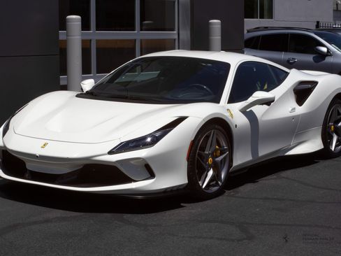 Certified 2021 Ferrari F8 Tributo RWD image 1