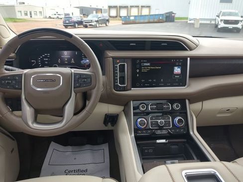 Used 2024 GMC Yukon XL Denali w/ Advanced Technology Package AWD/4WD image 15