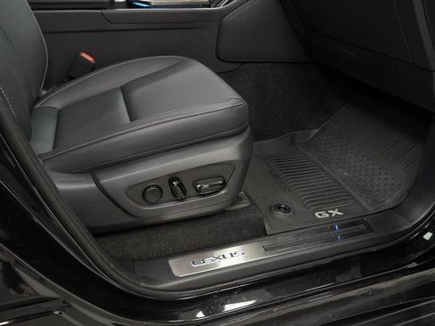 Used 2025 Lexus GX 550 w/ Accessory Package (2T) image 50