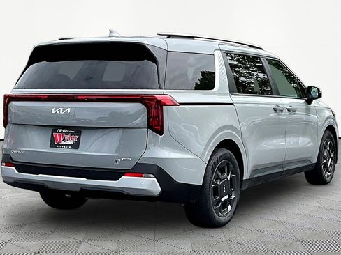 Certified 2025 Kia Carnival EX FWD image 6