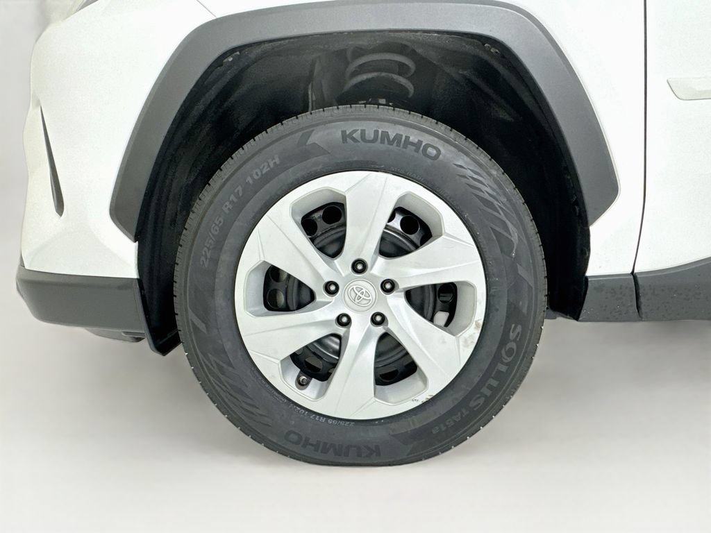 Used 2023 Toyota RAV4 LE AWD/4WD image 28