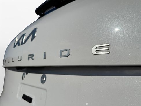 New 2025 Kia Telluride SX w/ SX Captain's Chair Package image 17