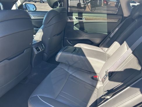 Used 2018 Genesis G80 3.8 w/ Option Group 03 image 11