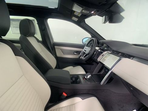 Certified 2024 Land Rover Discovery Sport Dynamic SE image 32