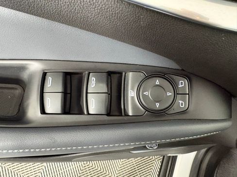 Used 2021 Buick Enclave Essence w/ Sport Touring Edition image 13