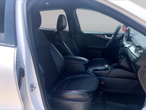 Certified 2023 Ford Escape ST-Line FWD image 9