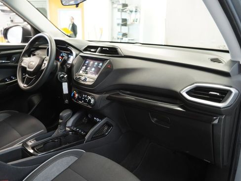 Used 2023 Chevrolet TrailBlazer LS image 34