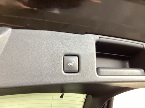 Used 2024 Ford Escape ST-Line w/ Tech Pack #1 AWD/4WD image 33