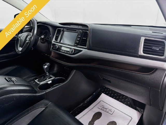 Used 2018 Toyota Highlander XLE AWD/4WD image 31