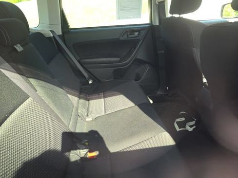 Used 2017 Subaru Forester 2.5i Premium AWD/4WD image 5