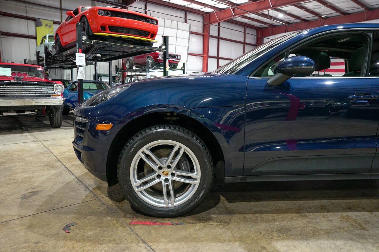 Used 2018 Porsche Macan AWD/4WD image 3