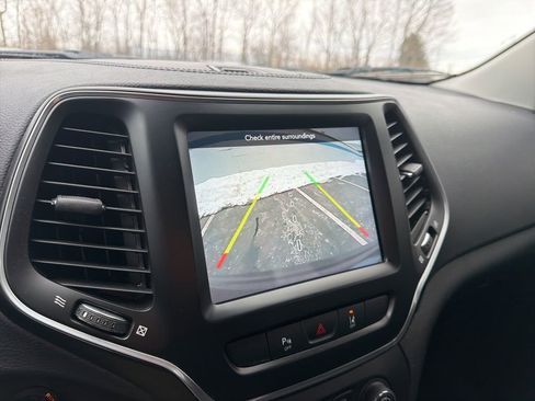 Used 2021 Jeep Cherokee Latitude Lux w/ Comfort/Convenience Group image 30