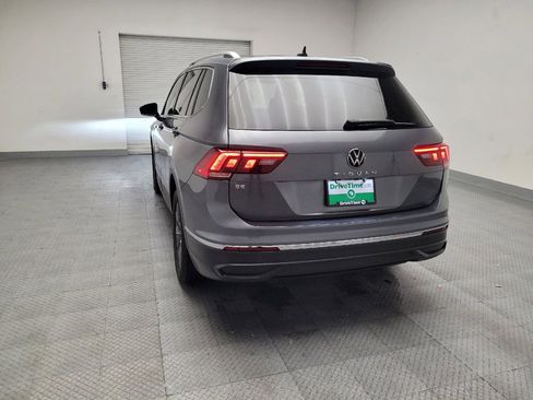 Used 2022 Volkswagen Tiguan SE image 6