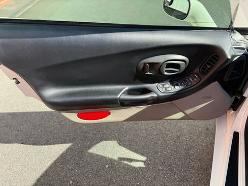 Used 2001 Chevrolet Corvette Coupe w/ Preferred Equipment Group2 image 12