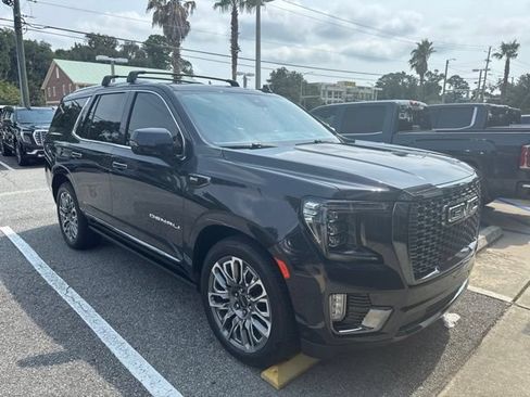 Used 2023 GMC Yukon Denali Ultimate AWD/4WD image 2