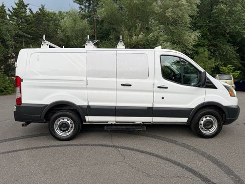 Used 2015 Ford Transit 250 130 Low Roof RWD image 7
