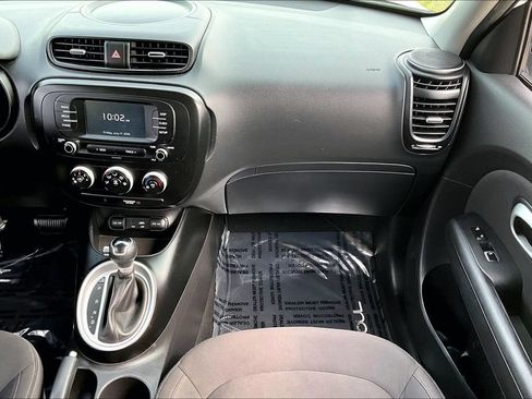 Used 2019 Kia Soul FWD image 25